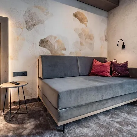 Brücke Hotel 4*