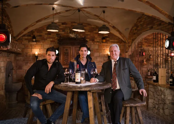 Bruecke Szálloda 4*