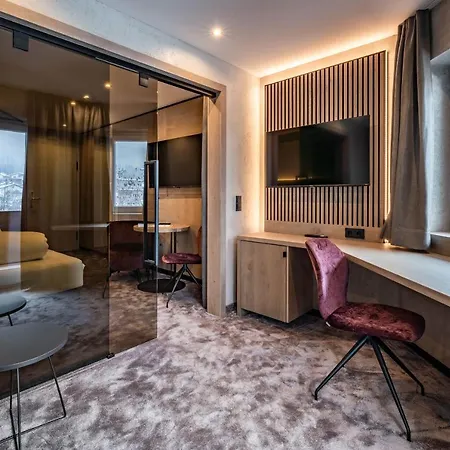 Brücke Hotel 4*